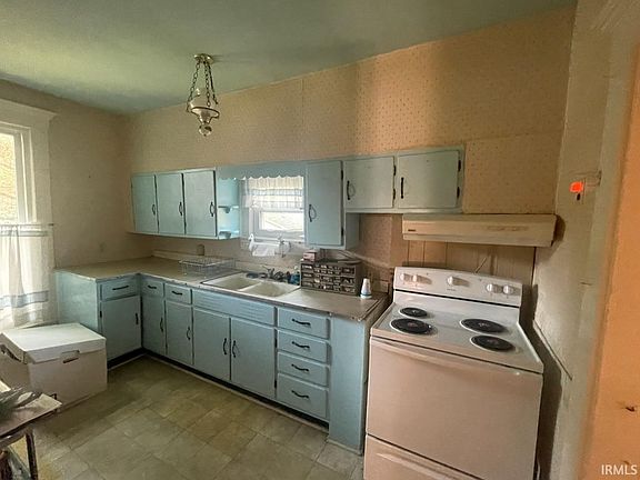 3rd image of 203 S 3rd St