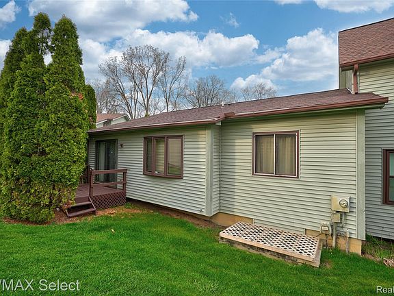4th image of 580 Oakbrook Cir