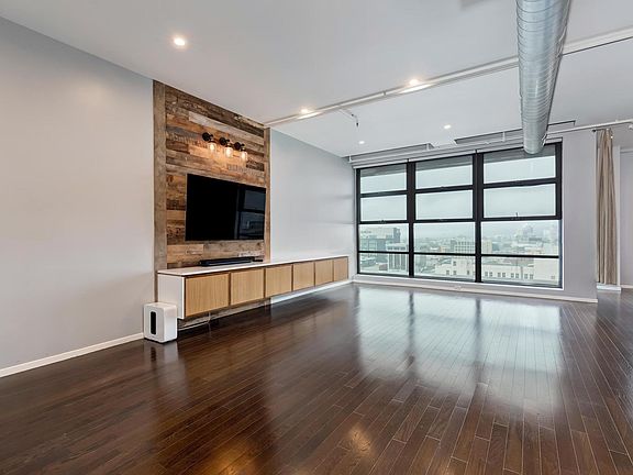 5th image of 1645 N Vine St #810