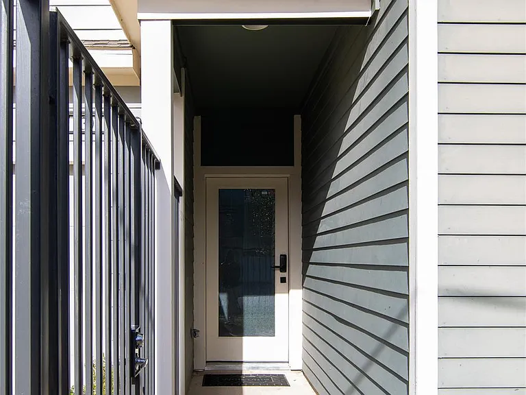 2306 Wipprecht St — Photo 3