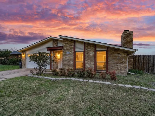 7016 Buttonwood Dr, Fort Worth, TX 76137