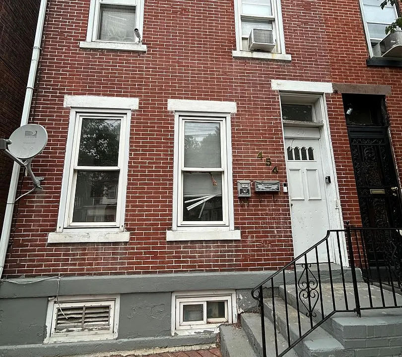 454 W Hanover St