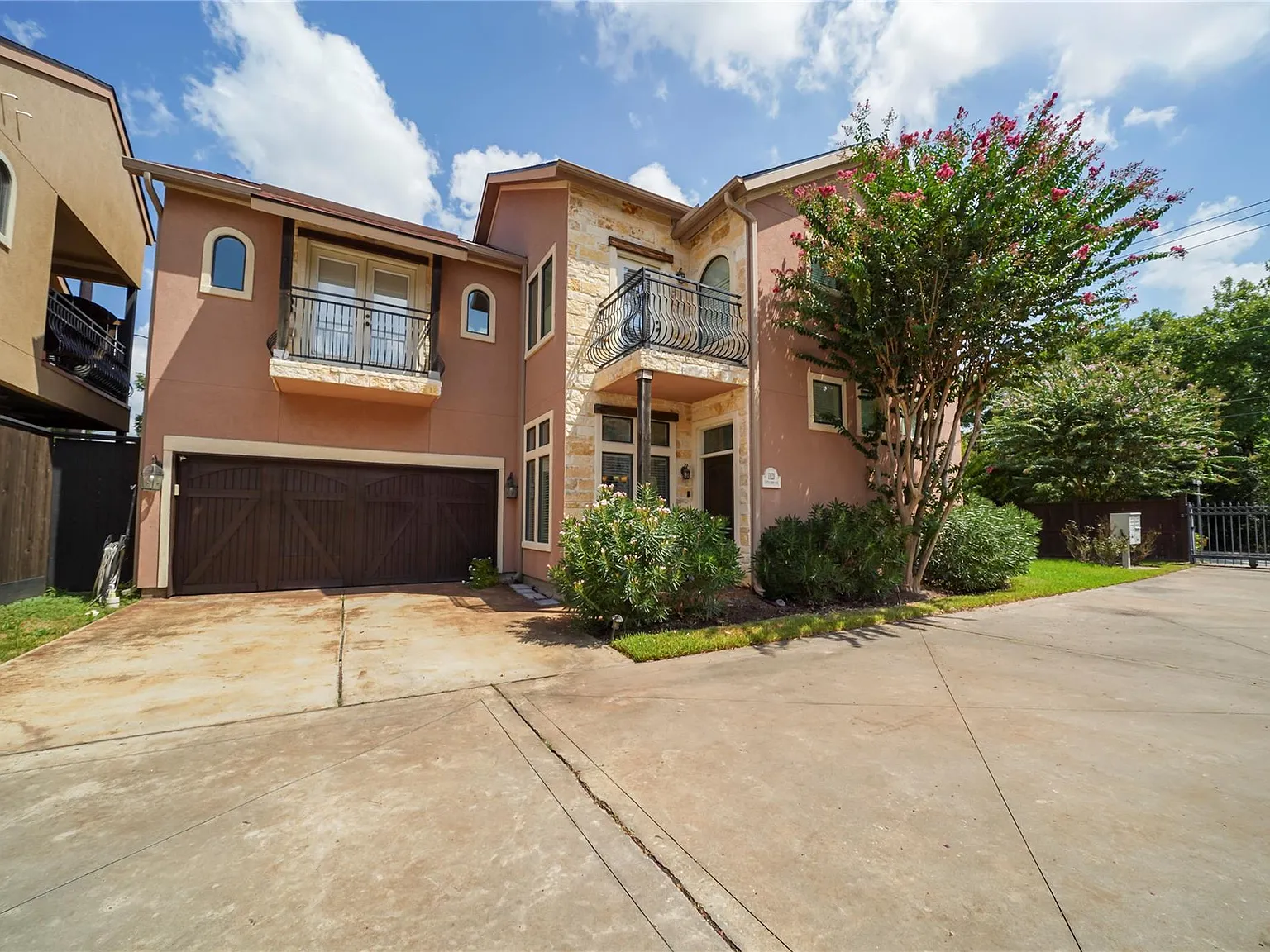 3 bed, 2.5 bath, 1951 sqft, $2,750 — Photo 1