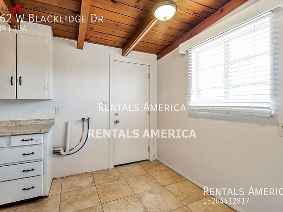 5th image of 262 W Blacklidge Dr