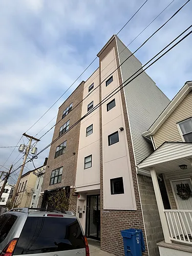 135 Beech St #505 Photo 1