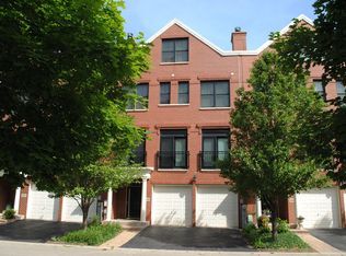 1802 Admiral Ct, Glenview, IL 60026