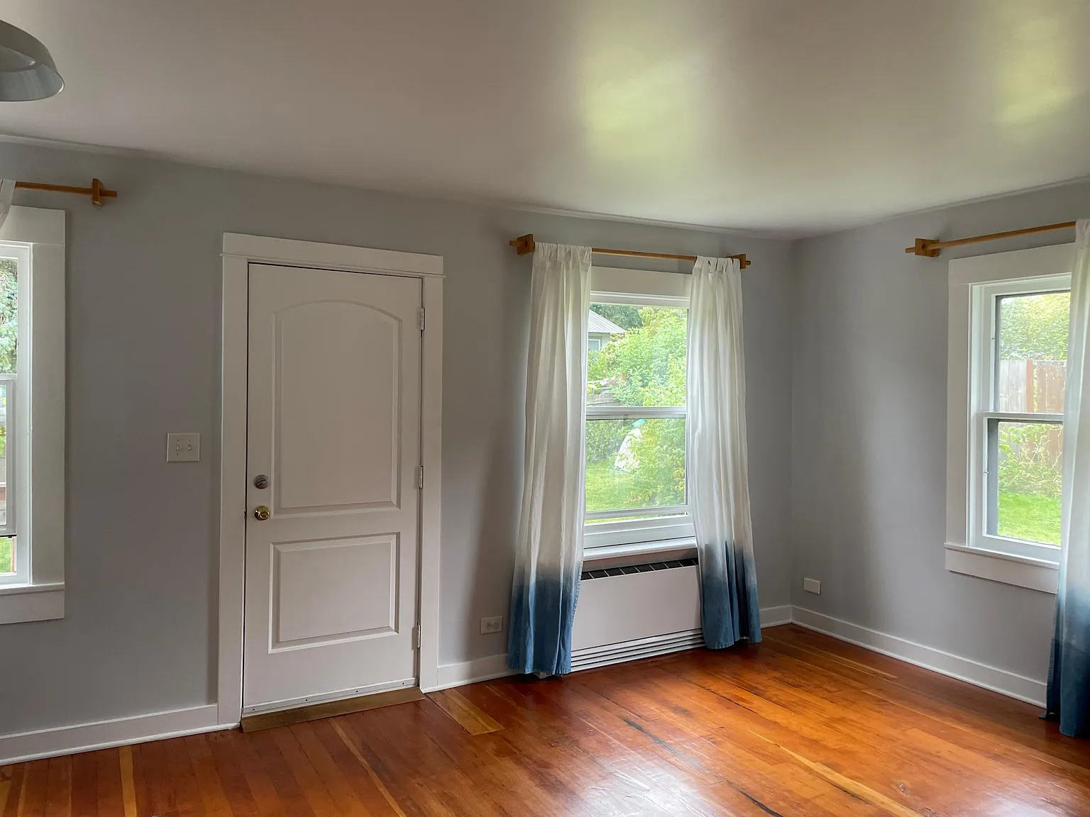 2 bed, 784 sqft, $2,400 — Photo 4