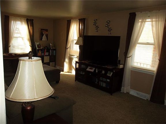 5th image of 2209 Delaware Ave