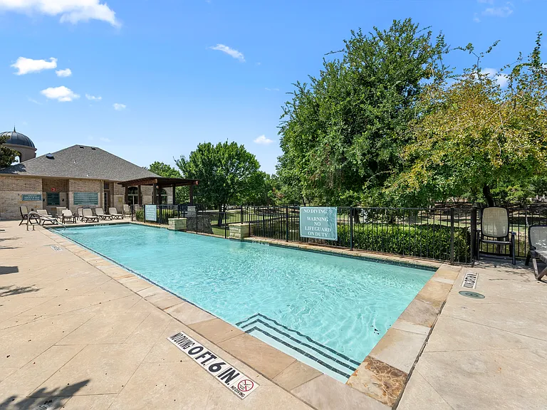 2952 Sheridan Dr — Photo 10