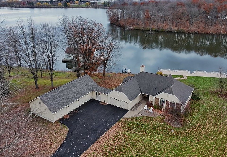 1st image of 18 Island Shadow Dr