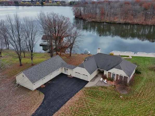 18 Island Shadow Dr, Fulton, NY 13069