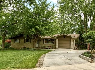 2 Melody Ct, Beech Grove, IN 46107
