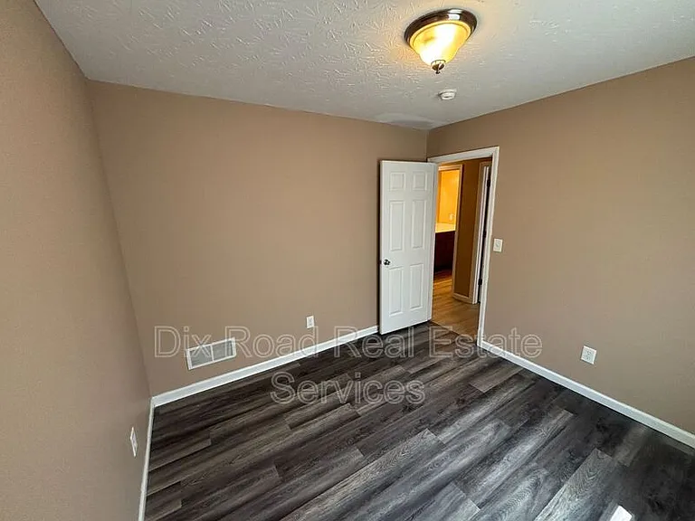 100 Kaitlin Way — Photo 17