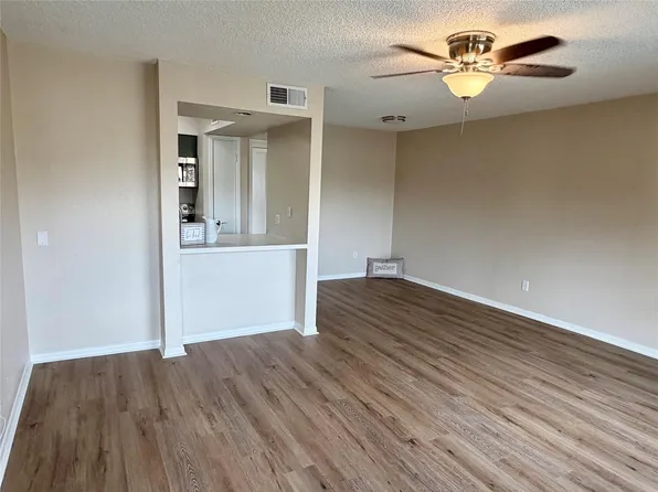 1516 Bay Area Blvd APT G6, Houston, TX 77058