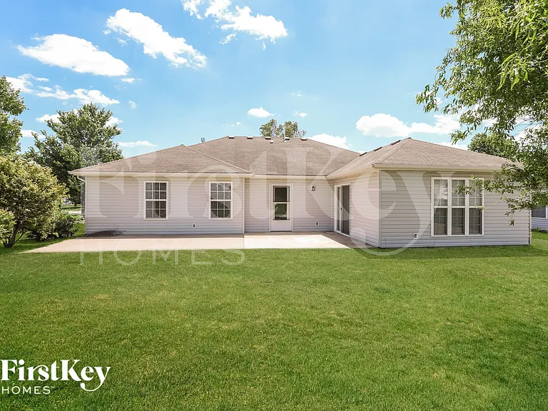 724 Bristol Dr — Photo 16