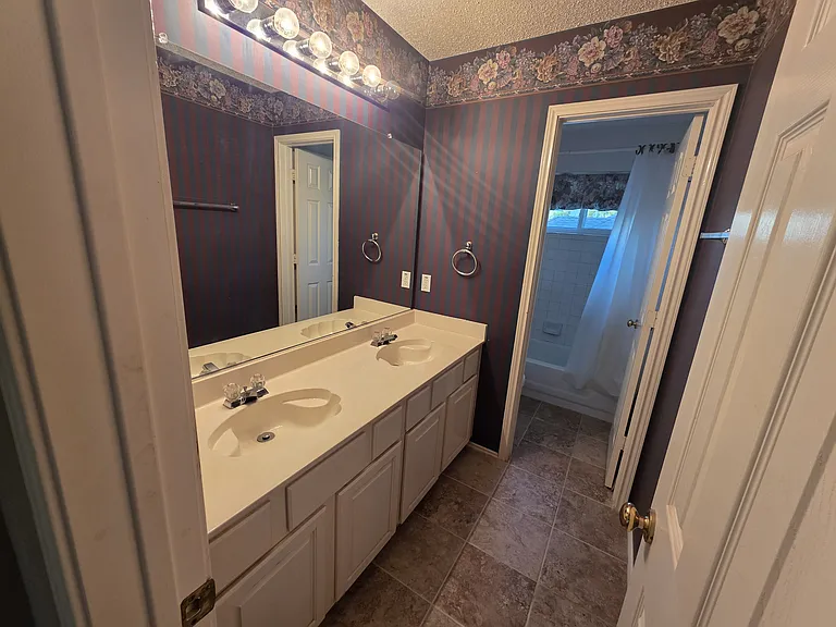 1820 Springmont Dr — Photo 22