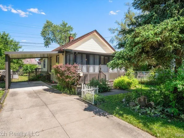 19322 Centralia, Redford, MI 48240