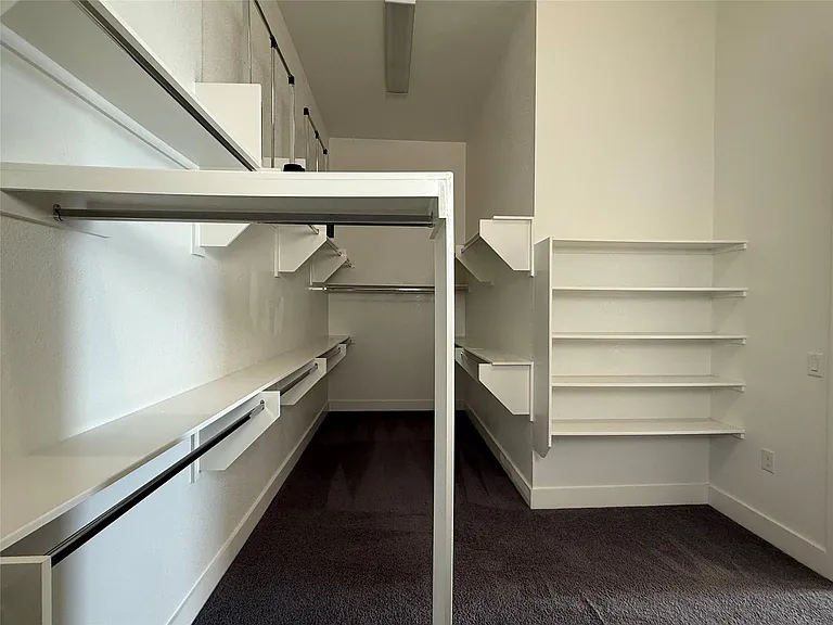 6117 Seville Dr — Photo 28