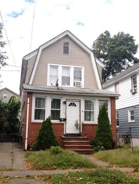 1st image of 10516 221st St