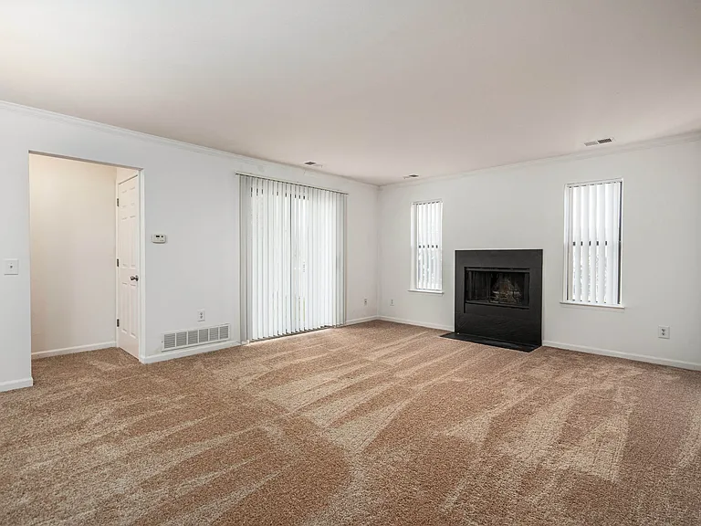 Creekside of Farmington Hills Apartments — Photo 39