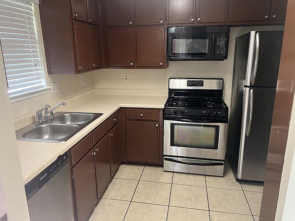 3rd image of 2630 Teakwood Ln #A