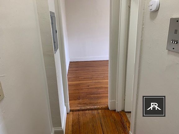 5th image of 1177 Boylston St #49
