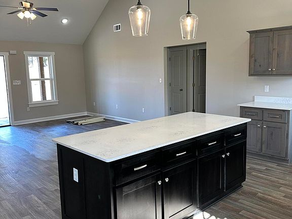 5th image of 3775 Hernando Rd