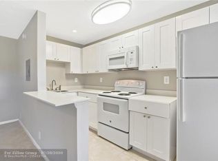 135 Bamboo Rd #11, West Palm Beach, FL 33404