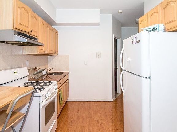 5th image of 30 Driggs Ave #1B