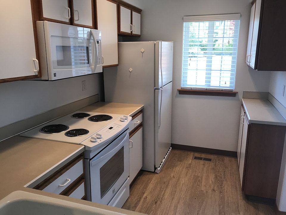 1st image of 762 SW Meadow Dr #0