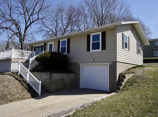 220 N 8th St, Akron, IA 51001