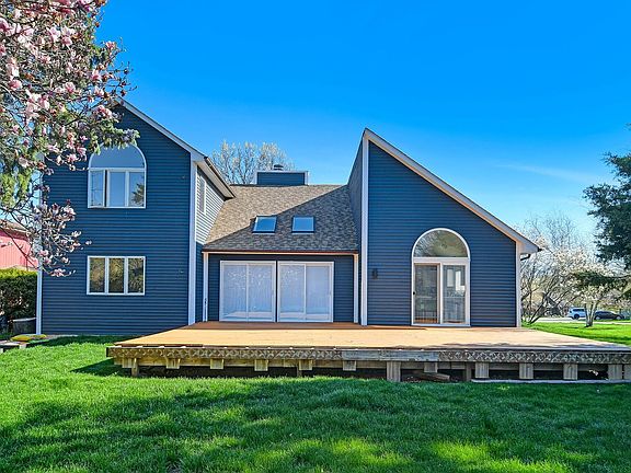 4th image of 872 Bonnie Brae Ln