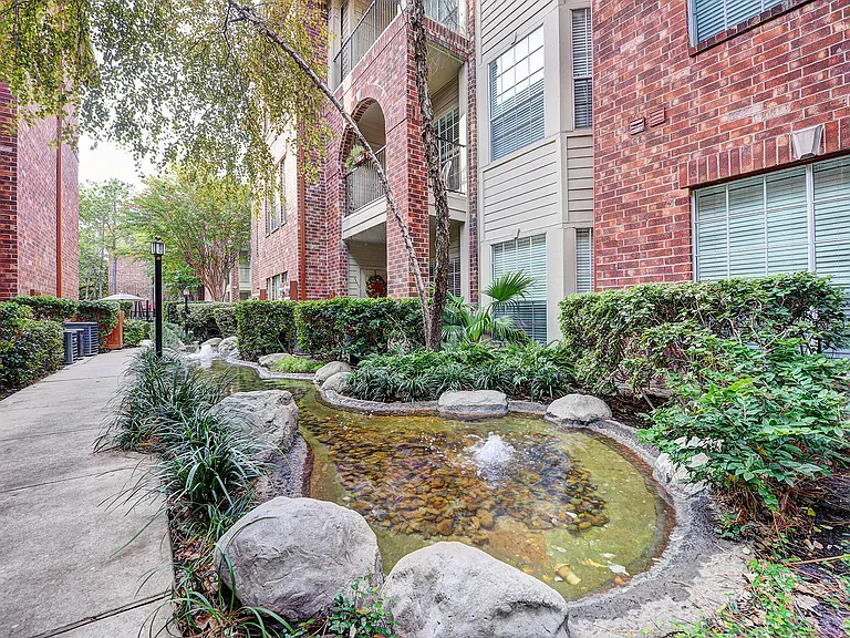 Post Oak Park — Photo 8