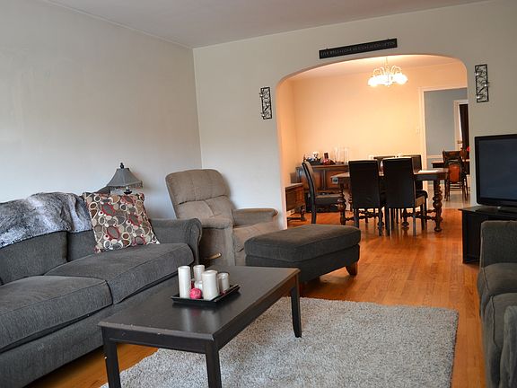 5th image of 10534 S Artesian Ave