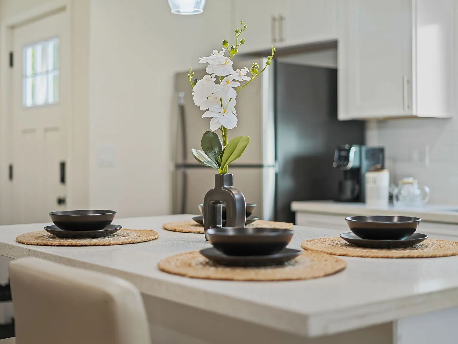 3 bed, 1250 sqft, $5,080 — Photo 4