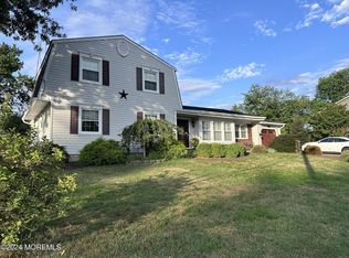 3 Spring Hill Dr, Howell, NJ 07731