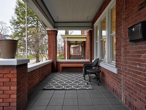 4th image of 424 Fairwood Ave
