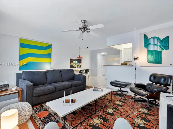 143 Oakridge Cir #143-J, Deerfield Beach, FL 33442