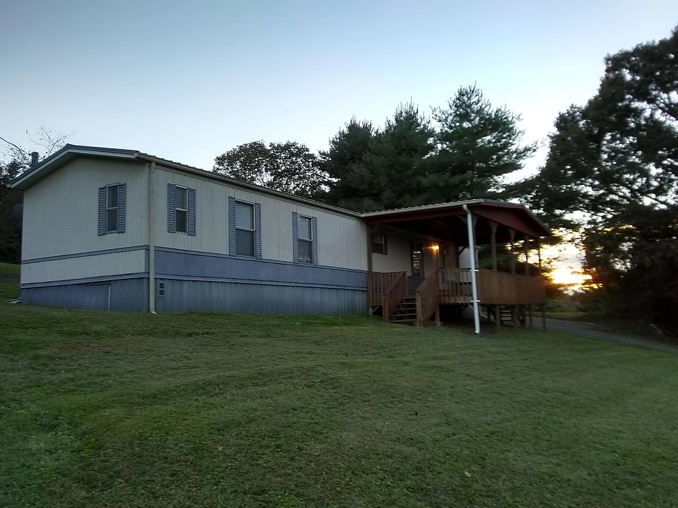 Looking at front deck from yard