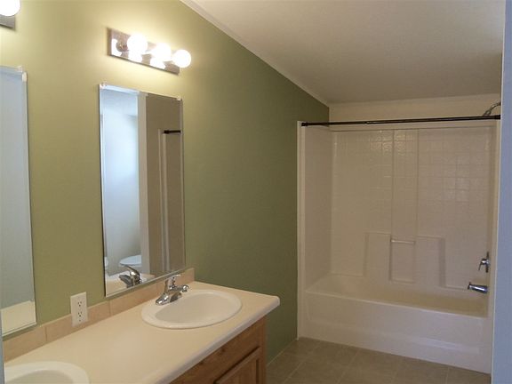 4th image of 13583 E 45th Dr