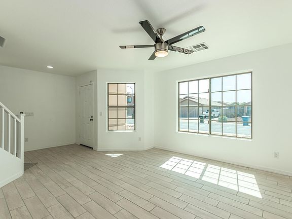 4th image of 3116 W Zachary Dr
