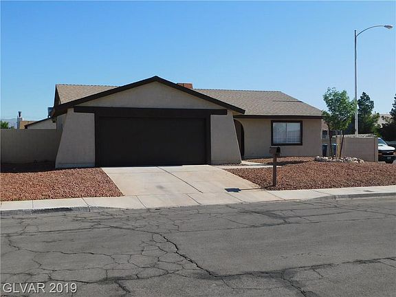 2nd image of 3692 Lakeshore Ln