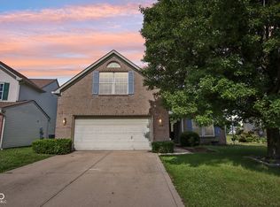 5812 Wooden Branch Dr, Indianapolis, IN 46221