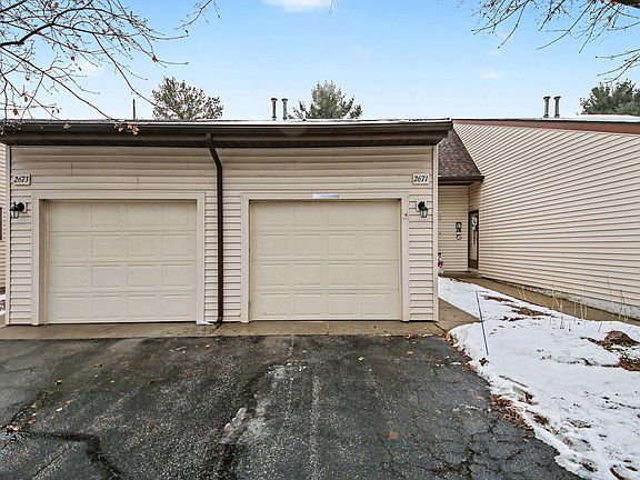 2nd image of 2671 Stonebluff Dr SW
