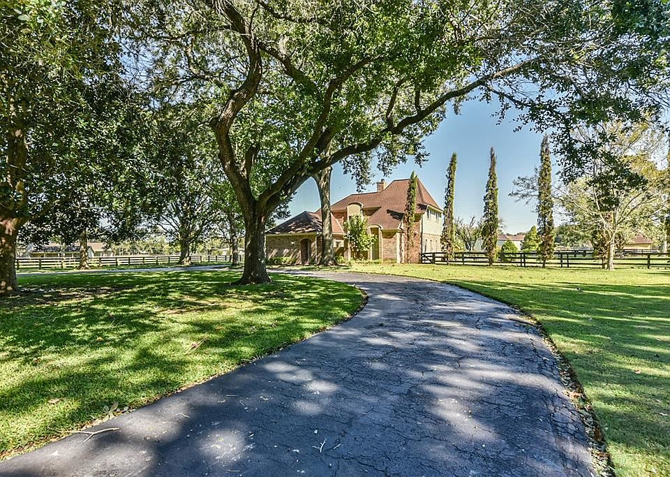 1st image of 4734 Hunterwood Cir
