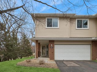 7427 Braden Trl, Inver Grove Heights, MN 55076