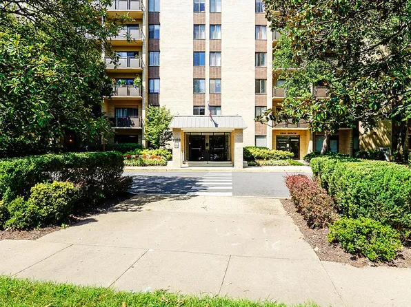 3100 S Manchester St APT 323, Falls Church, VA 22044