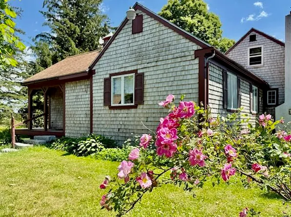 1361 Pleasant Street, Blue Hill, ME 04614