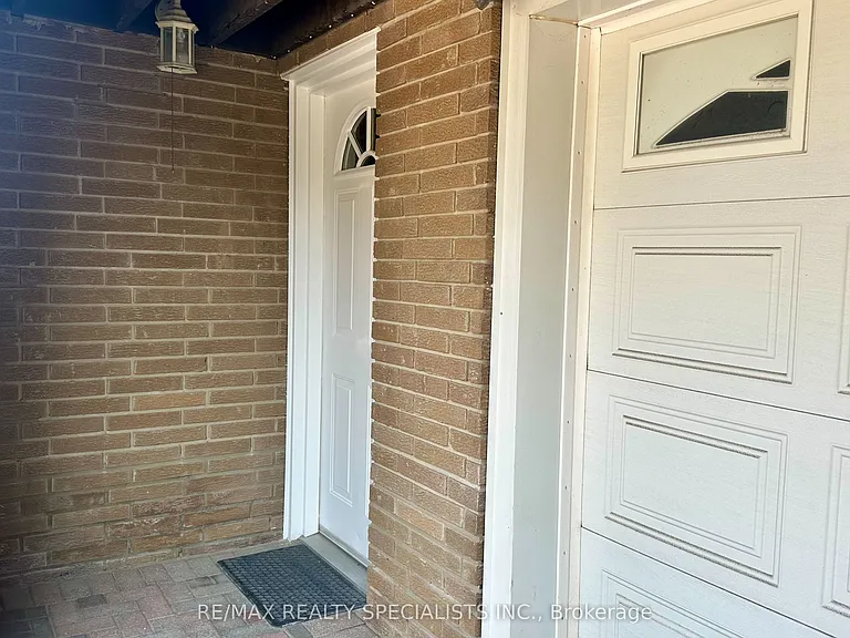 2984 Windjammer Rd — Photo 2