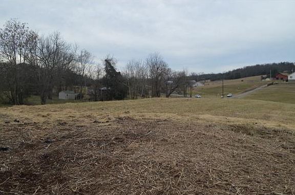 3rd image of 6205 Newport Hwy